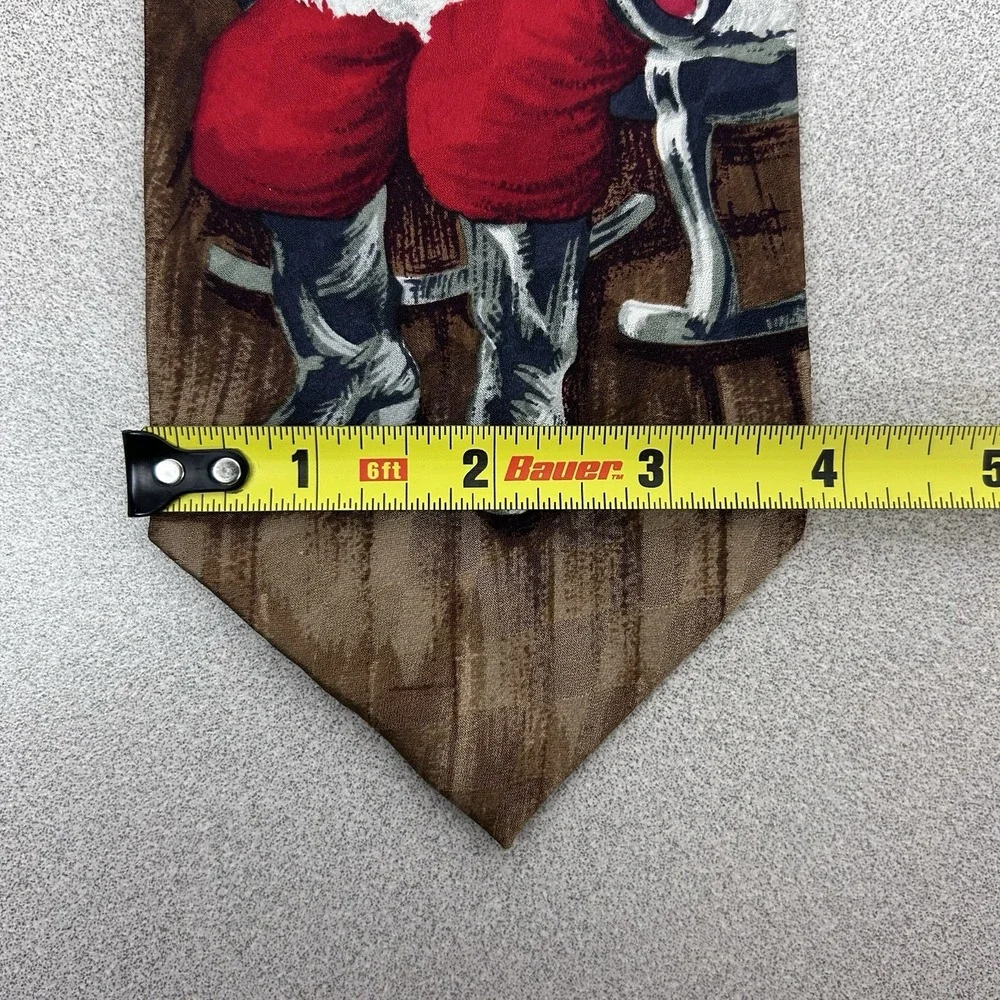 Vintage Hallmark Holiday Traditions Mens‎ Christmas Neck Tie Silk Santa Made USA
